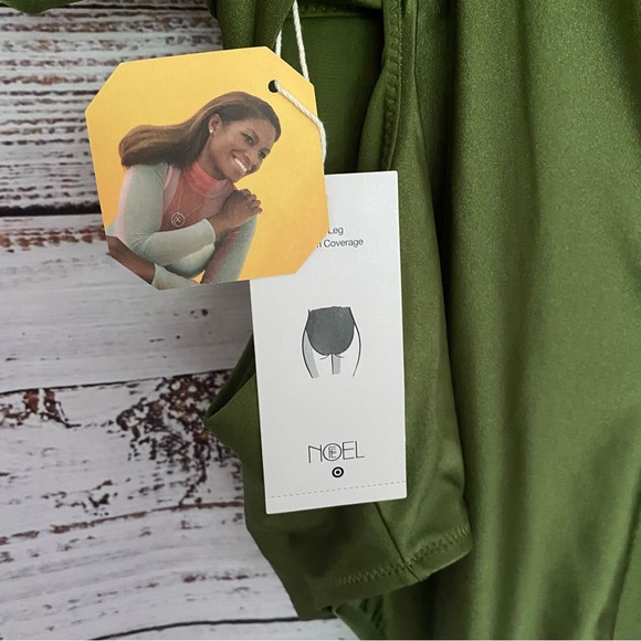 NWT Fe Noel Metallic Puff Sleeve Cut Out Medium Coverage One Piece Swimsuit - Picture 6 of 14